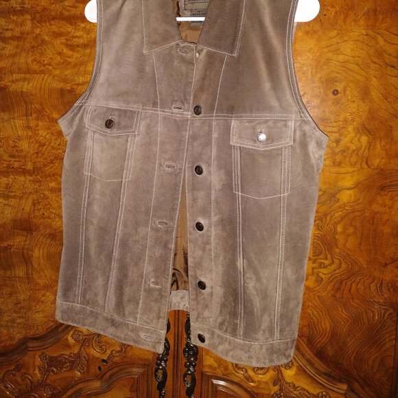 Brandon Thomas Ladies Sz L, Brown Suede Vest with Metal Buttons - Picture 2 of 5